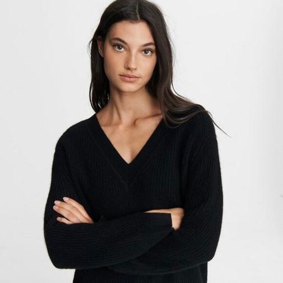 Rag & bone Sweaters - Rag & Bone black 100% merino wool sweater size small